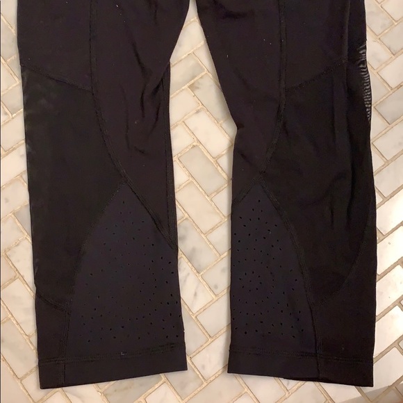 Lululemon Cropped Leggings with Mesh and Detail - Picture 3 of 4